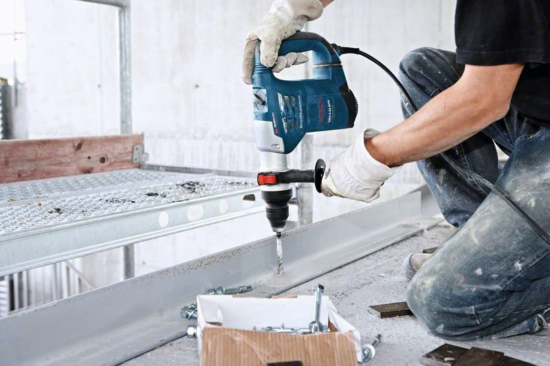 Κρουστικό Σκαπτικό Ρεύματος 900W με SDS Plus Bosch - 2
