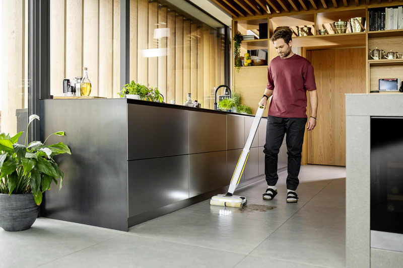 Μηχανή καθαρισμού σκληρών δαπέδων FC 8 Smart Signature Line Karcher - 7