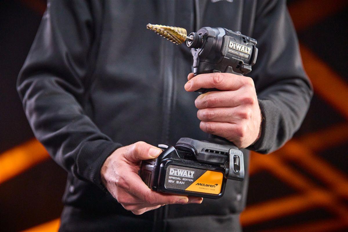 Παλμικό Κατσαβίδι Brushless McLaren XR 18V με Μπαταρίες και Φορτιστή (2x5 Ah) Dewalt - 4