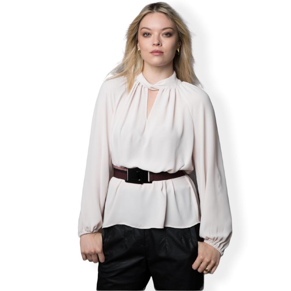Eleria Cortes blouse with V opening and long sleeves