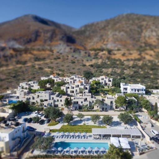 sundance apartments & suites