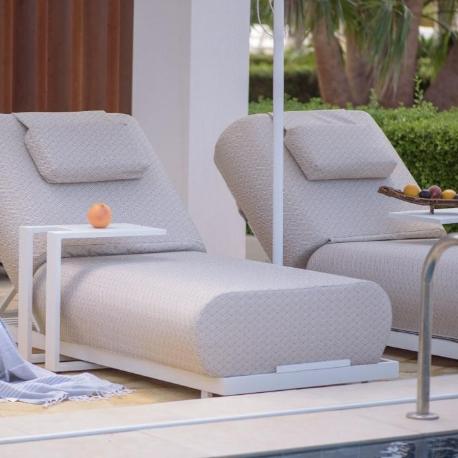 ξαπλώστρες & πουφ