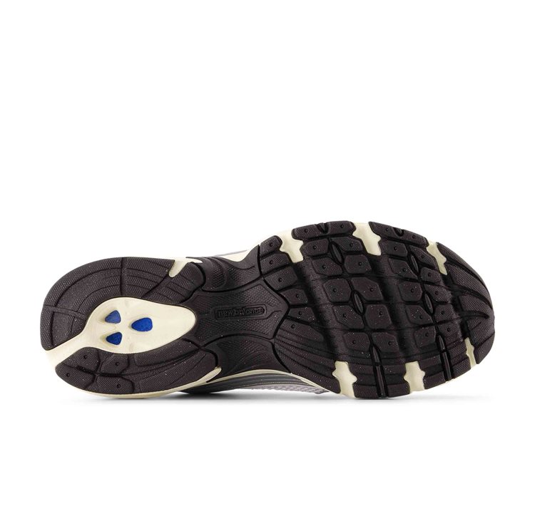 NEW BALANCE SNEAKERS U530ESA