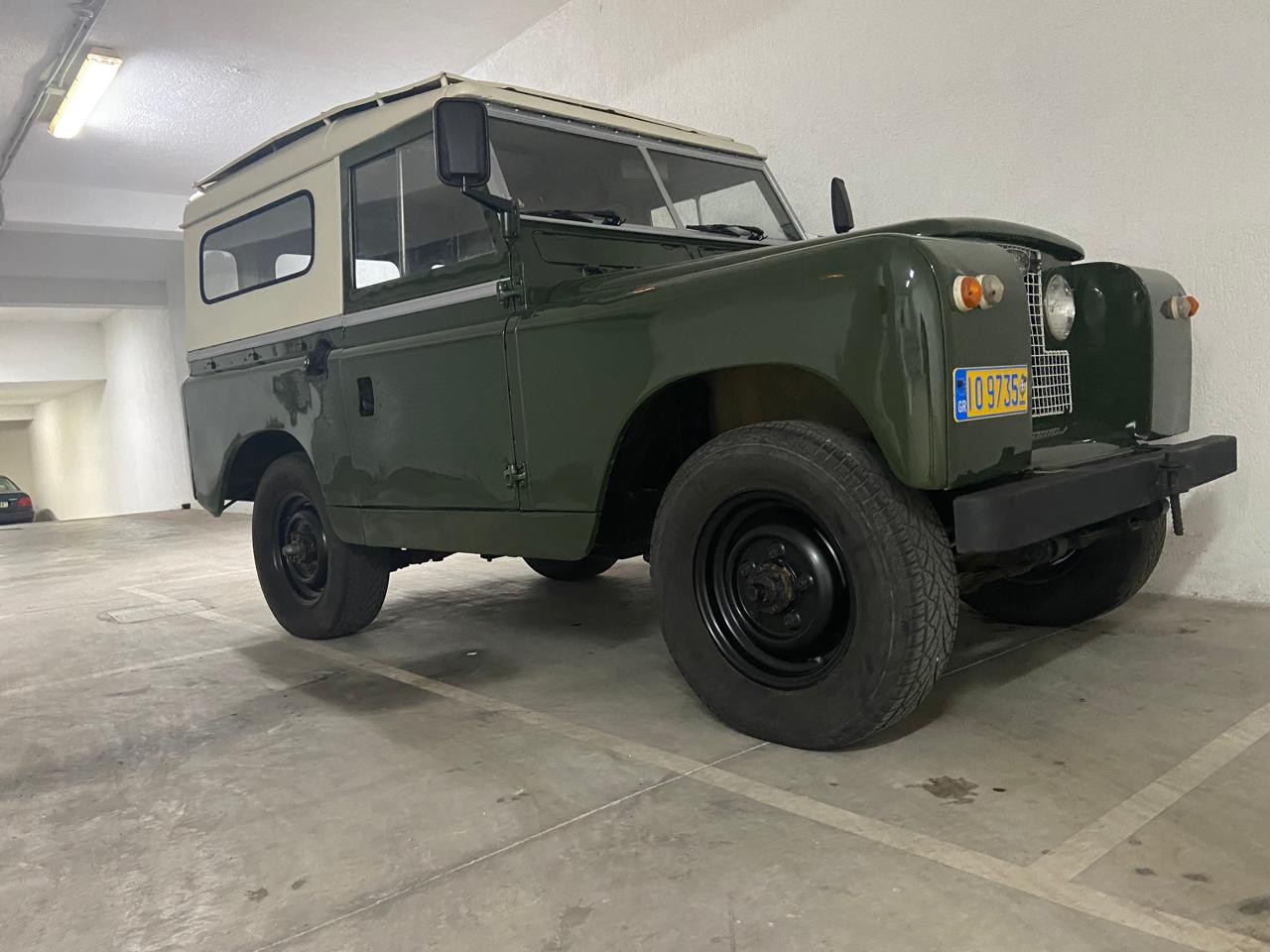 LAND ROVER DEFENDER 88 SERIE 2A HARD TOP IVORY MODEL 1966