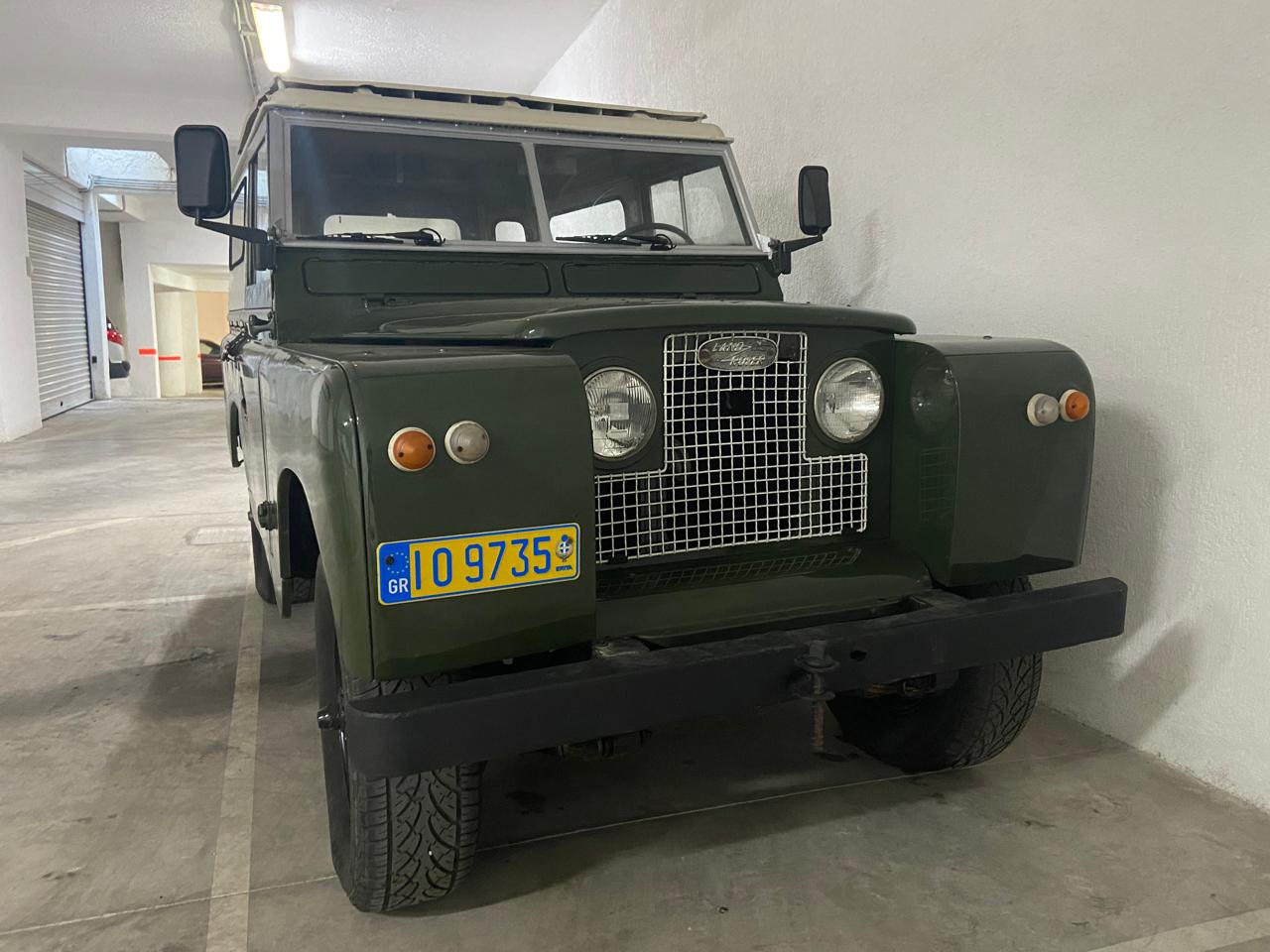 LAND ROVER DEFENDER 88 SERIE 2A HARD TOP IVORY MODEL 1966