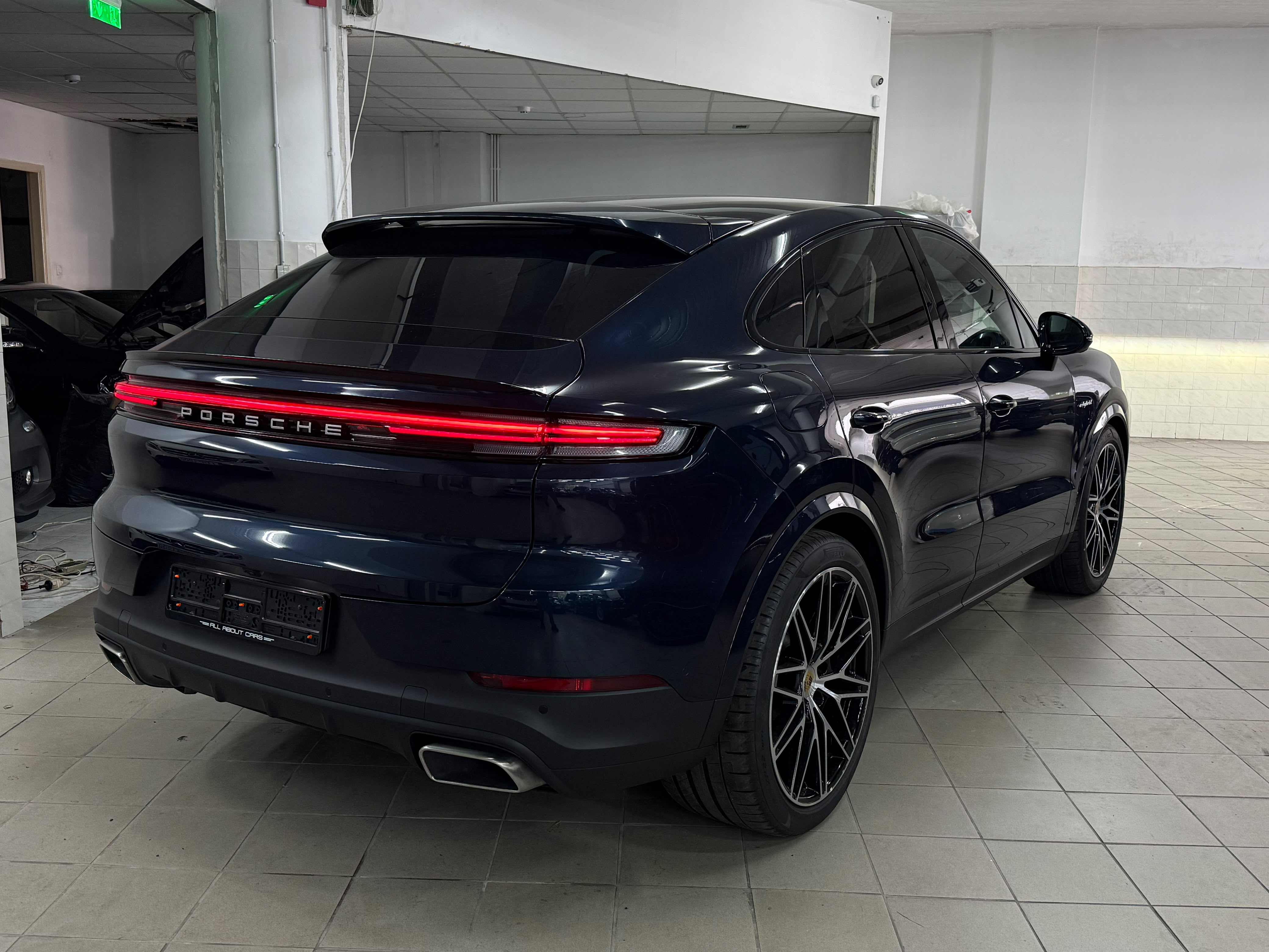Porsche Cayenne 2023 E-HYBRID ΕΤΟΙΜΟΠΑΡΑΔΟΤΟ 12 ΑΤΟΚΕΣ ΔΟΣΕΙΣ