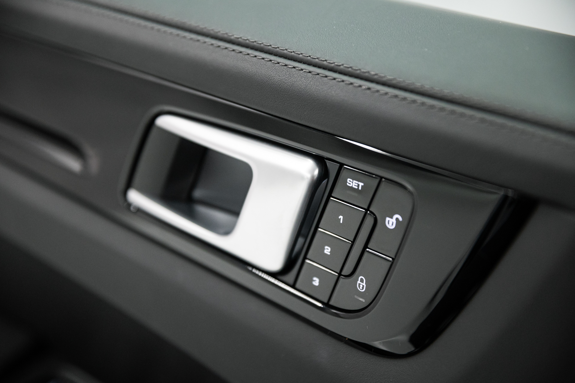 Porsche Cayenne hybrid(Petrol-Electric) Plug-in Hybrid '18  ΕΤΟΙΜΟΠΑΡΑΔΟΤΟ-31