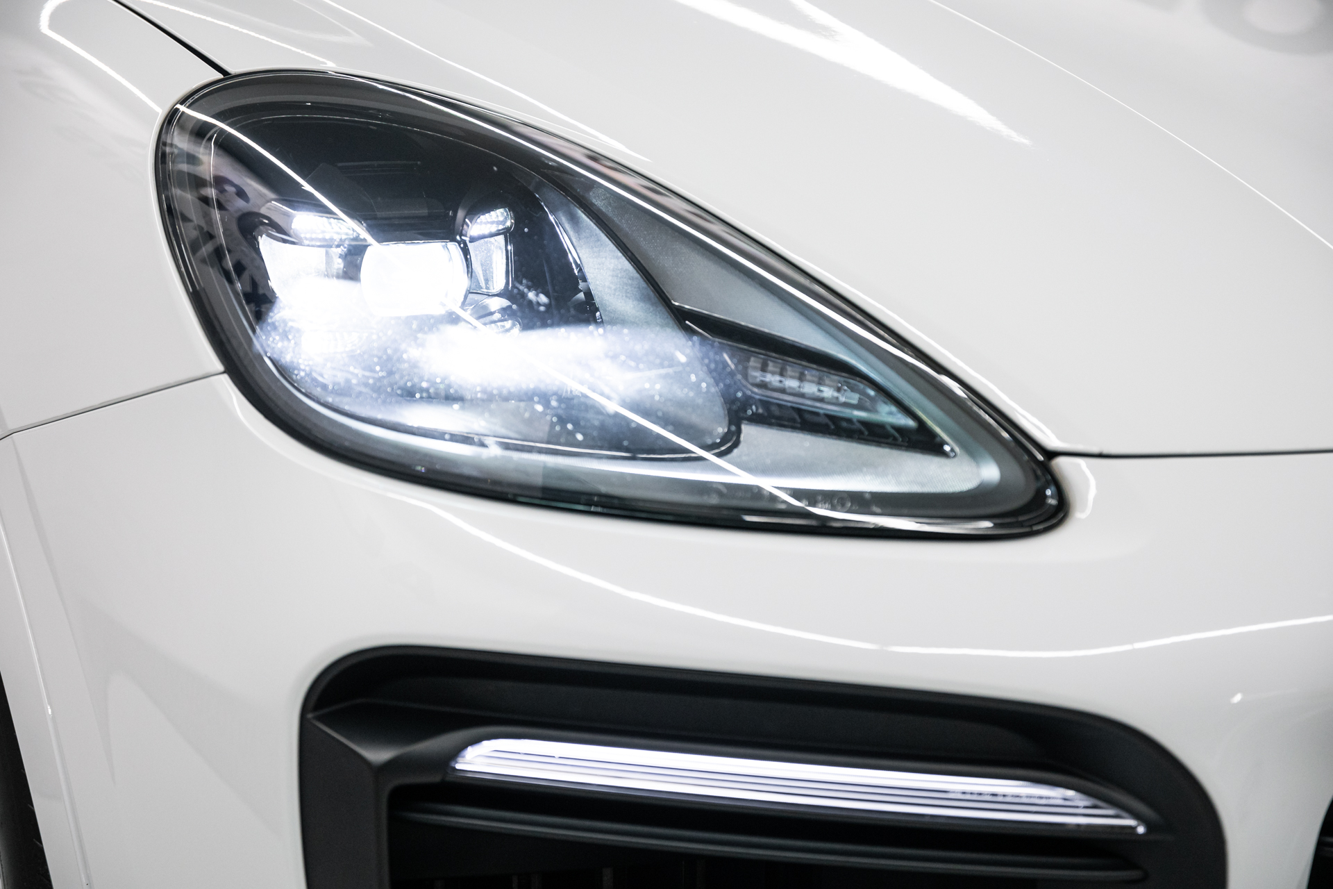 Porsche Cayenne hybrid(Petrol-Electric) Plug-in Hybrid '18  ΕΤΟΙΜΟΠΑΡΑΔΟΤΟ