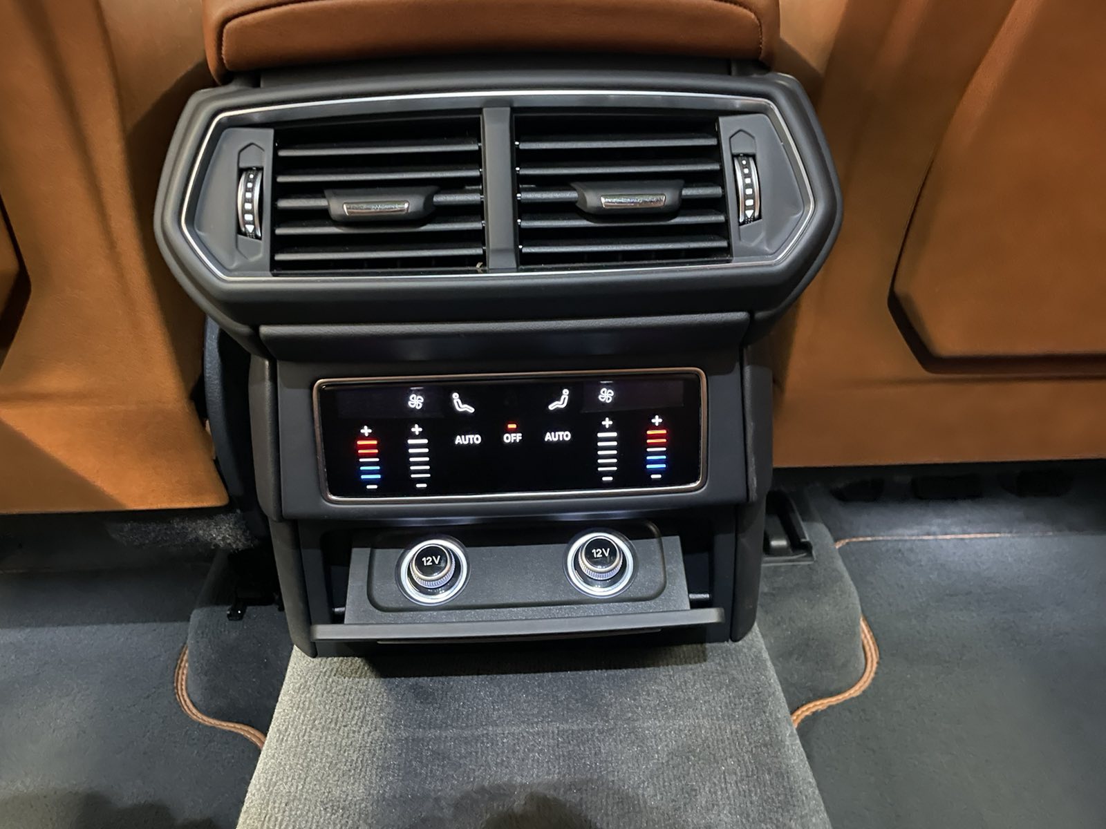 Lamborghini Urus 2020 Novitec Carbon Pack Panorama 650hp ΕΤΟΙΜΟΠΑΡΑΔΟΤΟ-26