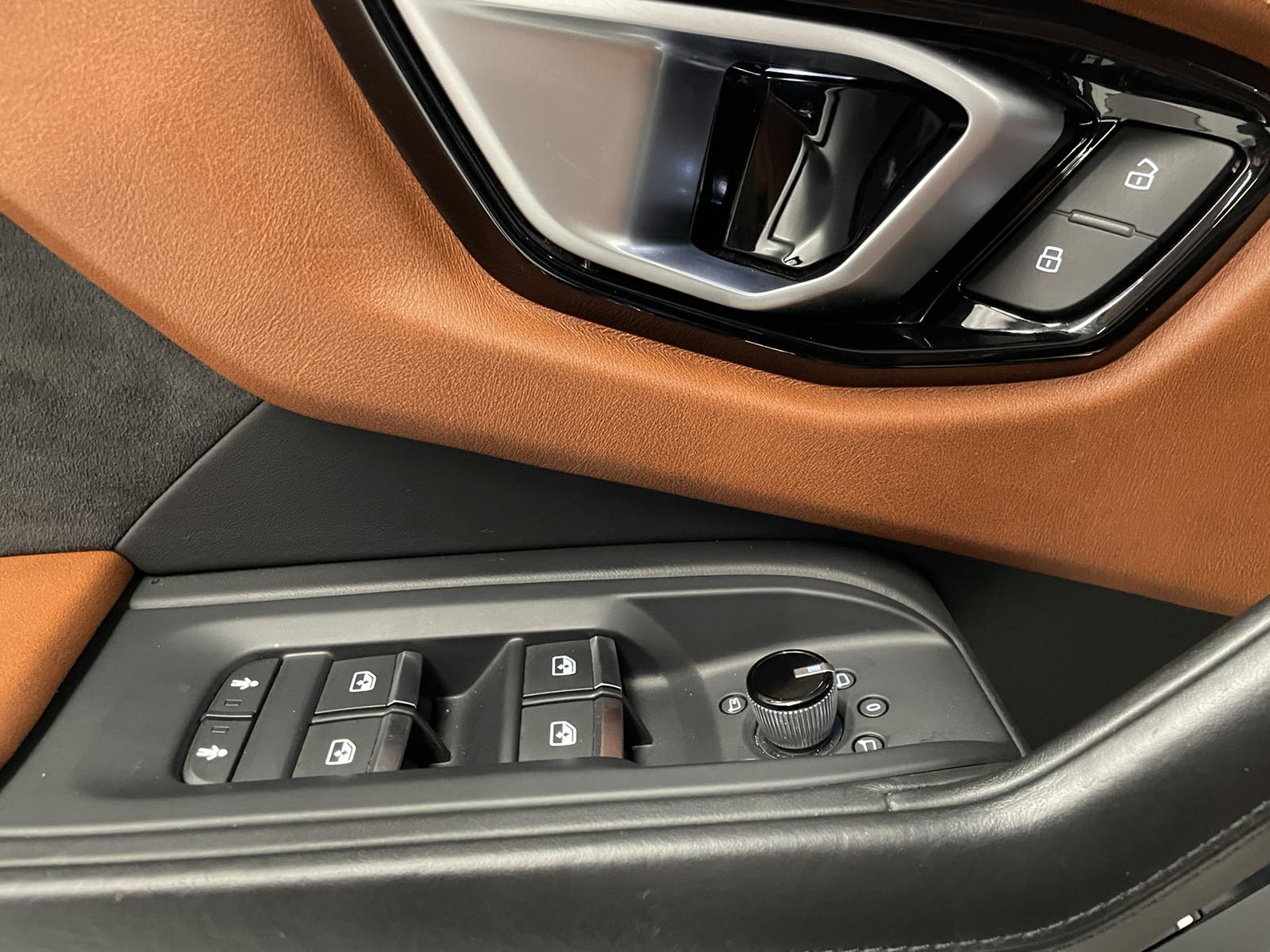 Lamborghini Urus 2020 Novitec Carbon Pack Panorama 650hp ΕΤΟΙΜΟΠΑΡΑΔΟΤΟ-29