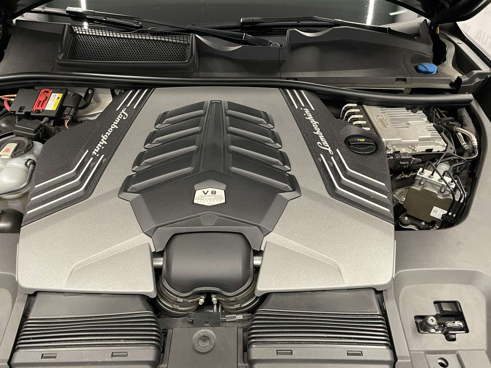 Lamborghini Urus 2020 Novitec Carbon Pack Panorama 650hp ΕΤΟΙΜΟΠΑΡΑΔΟΤΟ-39