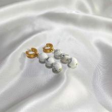 Σκουλαρίκια Επιχρυσωμένα 18Κ “Κρίκοι Με Χαουλίτη Λευκό” Aventis jewelry