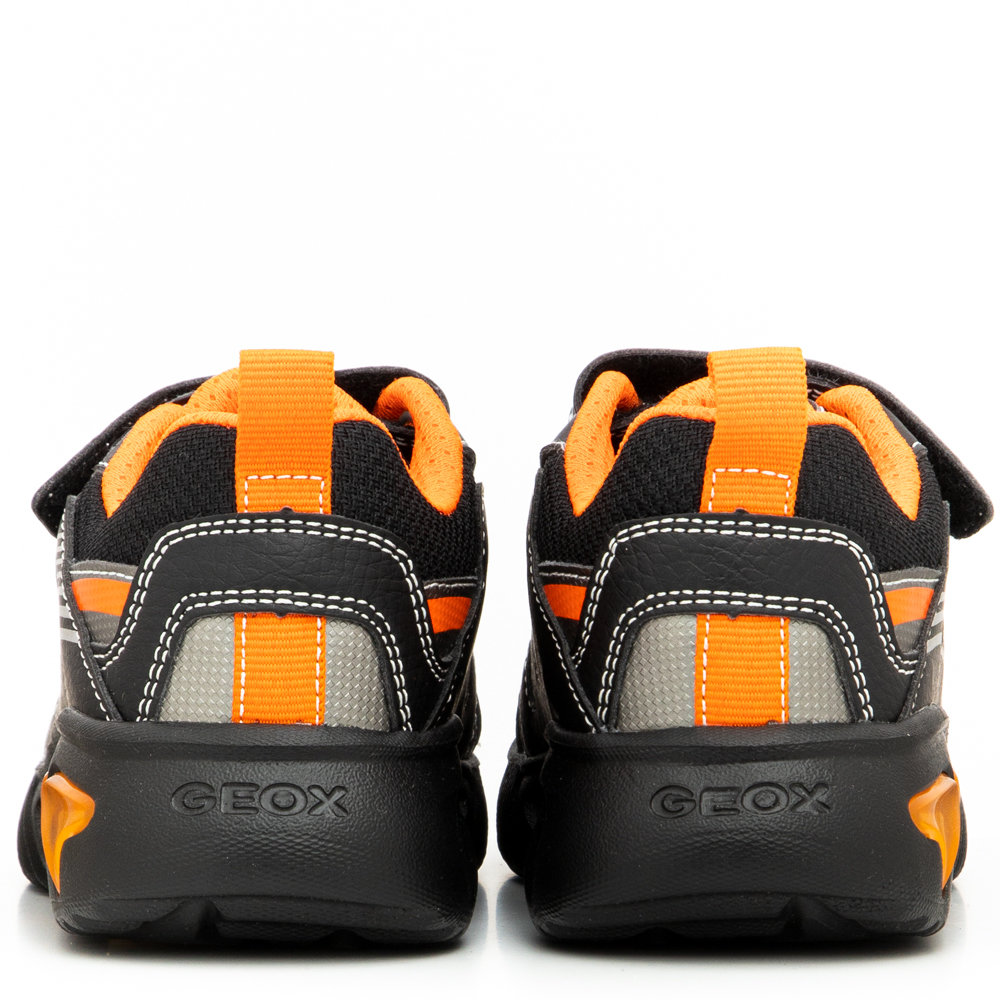 Sneaker για αγόρι μαύρο φωτάκια  Geox J26DΖΒ ΟΒU11 C0038