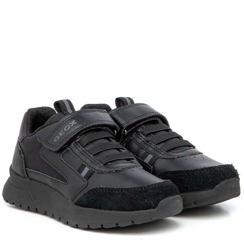 Sneaker για αγόρι με αυτοκόλλητο μαύρο Geox  J36GΜΑ 05422 C9999
