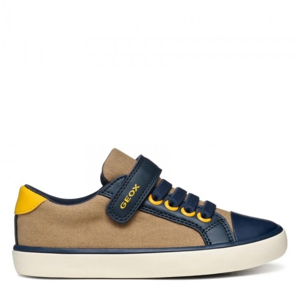 Casual sneaker για αγόρι σε camel χρώμα Geox  J455CΒ 01054 C5FF4  Collection SS2025