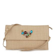 Τσάντα envelope σε μπέζ  χρώμα Lara Conte Madrid  U670031399J0  Collection SS2025