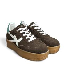 Γυναικείο δερμάτινο sneaker σε καφέ σουέτ χρώμα Renato Garini V119R93432Ν4 Collection FW 2025 2