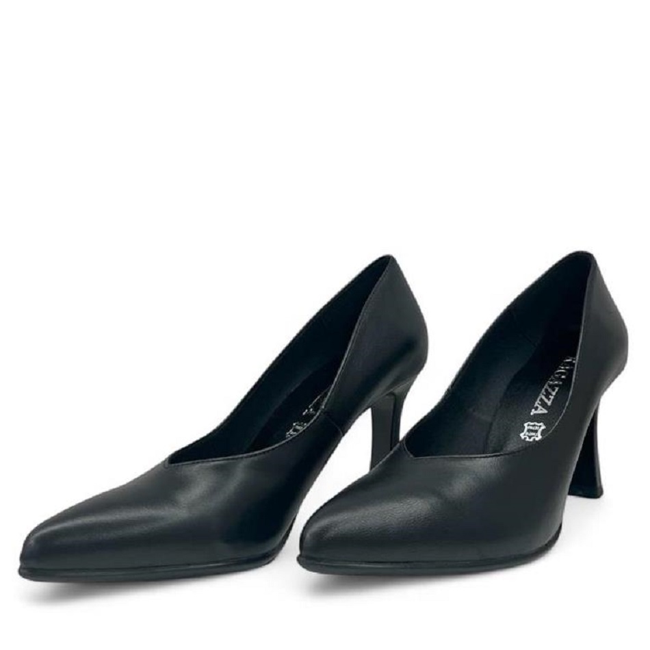 Γυναικεία δερμάτινη γόβα σε μαύρο χρώμα Ragazza  017