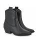 Γυναικείο μποτάκι σε μαύρο δέρμα Carla Cortez V316W2613002 Collection FW 2025-1