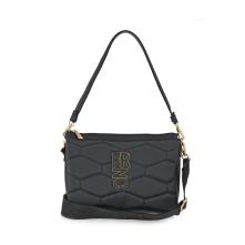 Τσάντα ώμου μαύρη FRNC 4941W Collection SS 2026