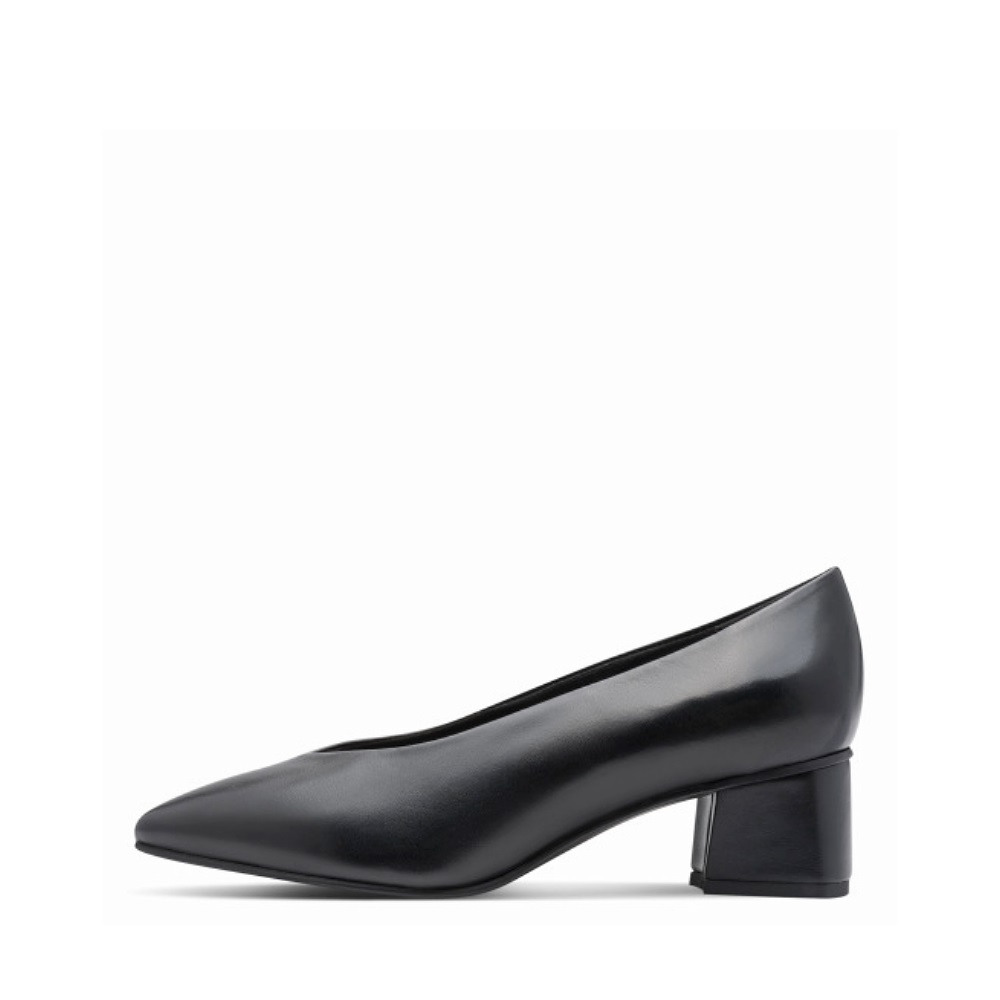 Γυναικεία δερμάτινη γόβα μαύρο  Marco Tozzi  2-22434-47 022  Collection Fall/Winter 2026/27