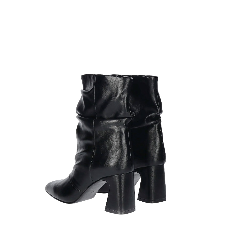 Γυναικείο μποτάκι σε μαύρο χρώμα EXE  Χ37000534001 Collection Fall/Winter 2026/27