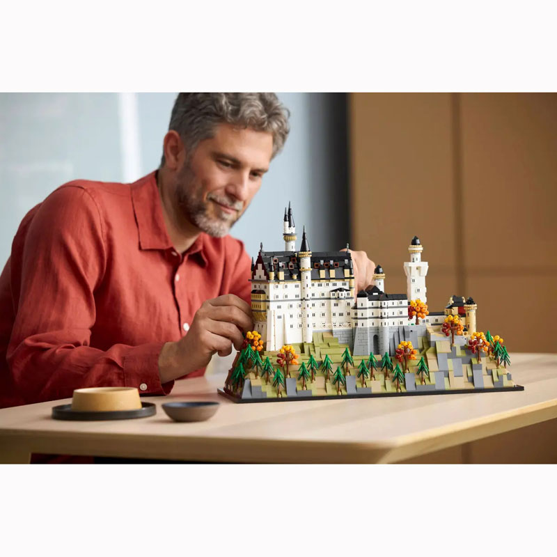 Lego Architecture Neuschwanstein Castle 21063