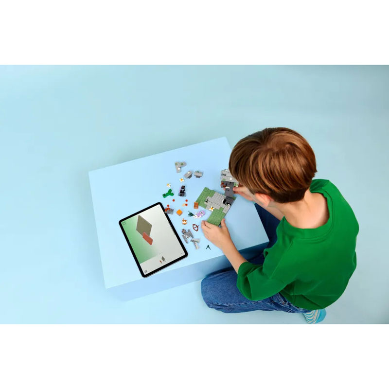 LEGO Minecraft The Pale Garden 21586