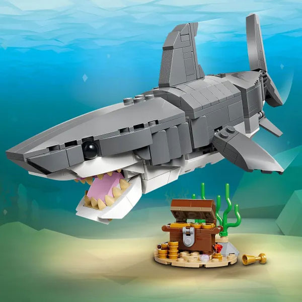 LEGO Creator 3in1 Fierce Shark With A Treasure Chest 31381