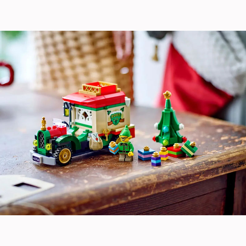 LEGO Santa's Delivery Truck 40746