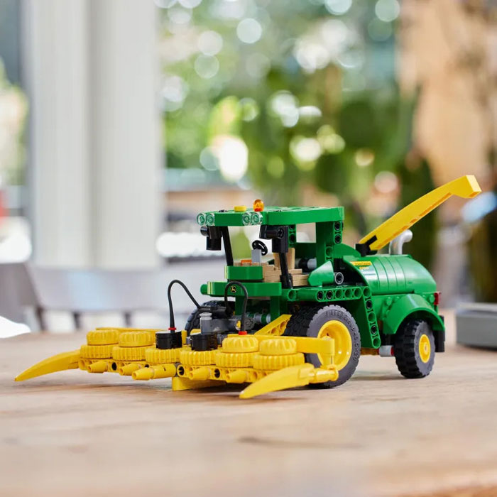 LEGO Technic John Deere 9700 Forage Harvester 42168