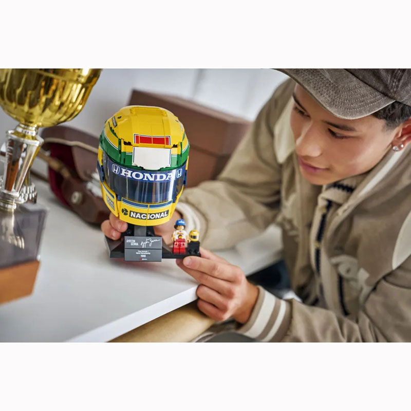 LEGO® Editions McLaren Mastercard F1 Team Aryton Senna's Helmet 43024
