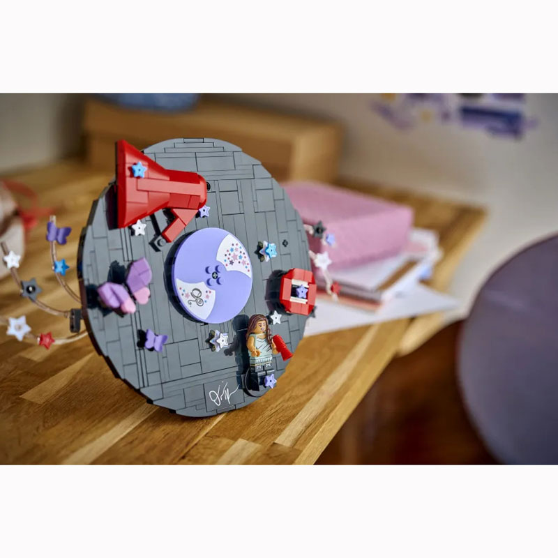 LEGO® Editions Olivia Rodrigo's Vinyl 43028