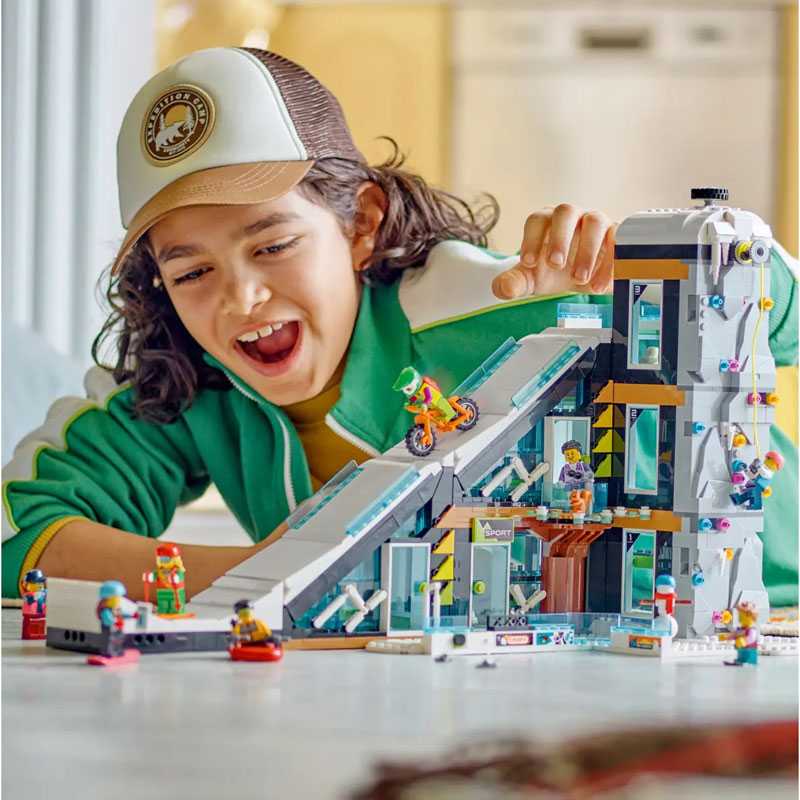 Lego City Ski and Climbing Center 60366