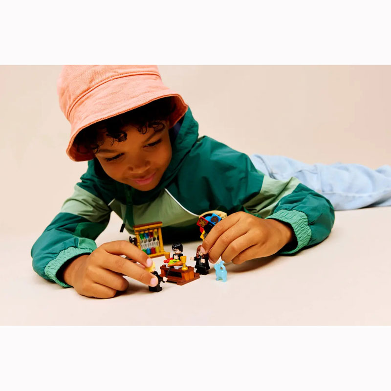 LEGO Harry Potter™ Hogwarts™ Castle: Sorting Hat™ Ceremony 76460