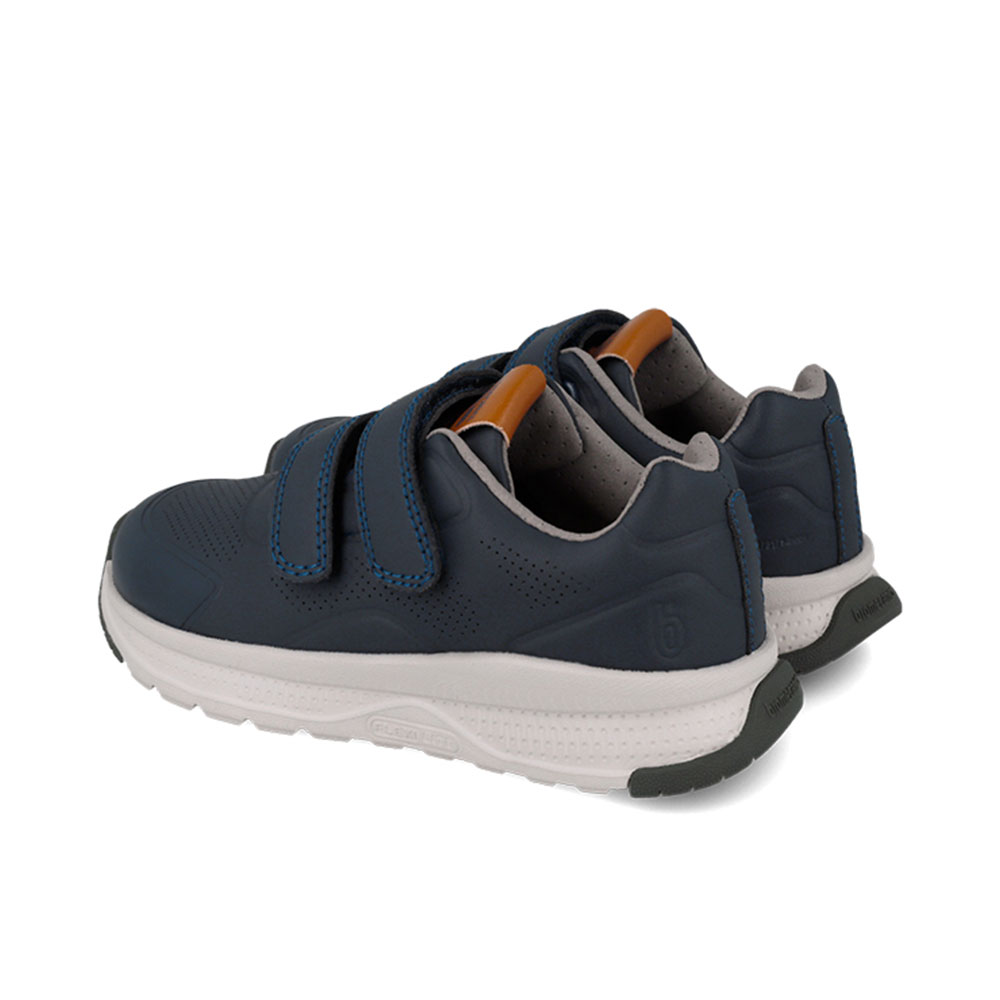 Sneaker με αυτοκόλλητα