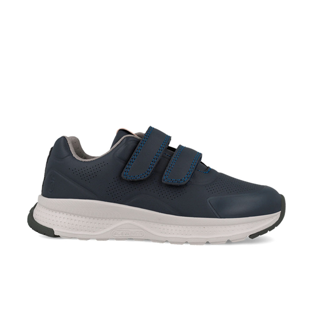 Sneaker με αυτοκόλλητα