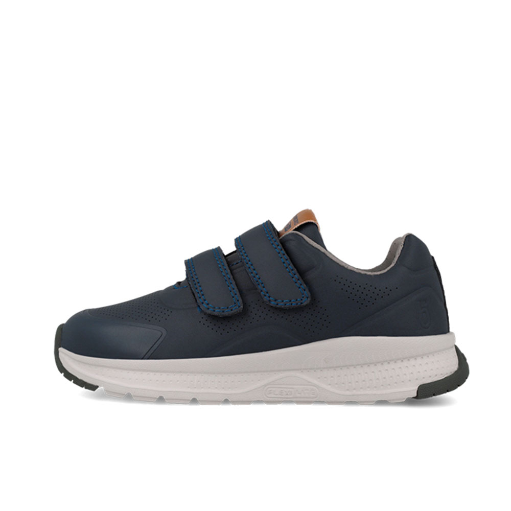 Sneaker με αυτοκόλλητα