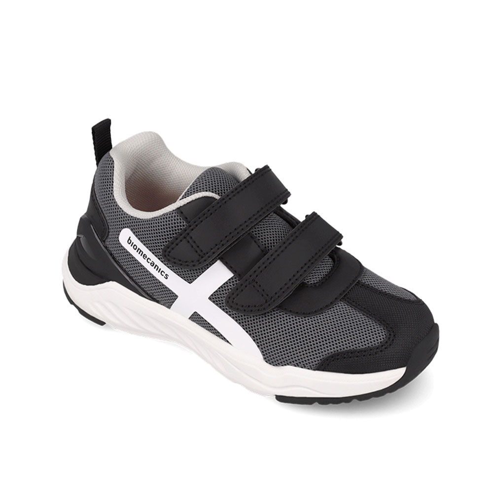 Sneaker με αυτοκόλλητα