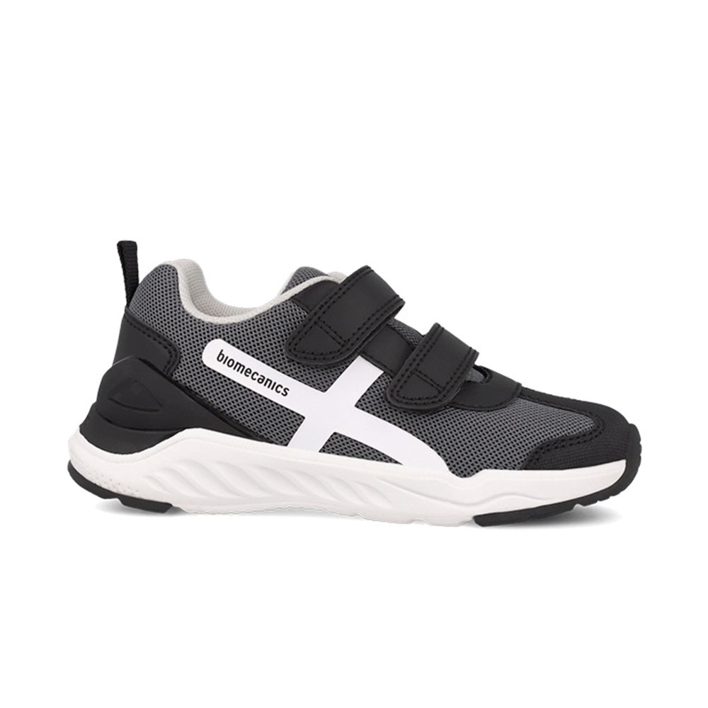Sneaker με αυτοκόλλητα