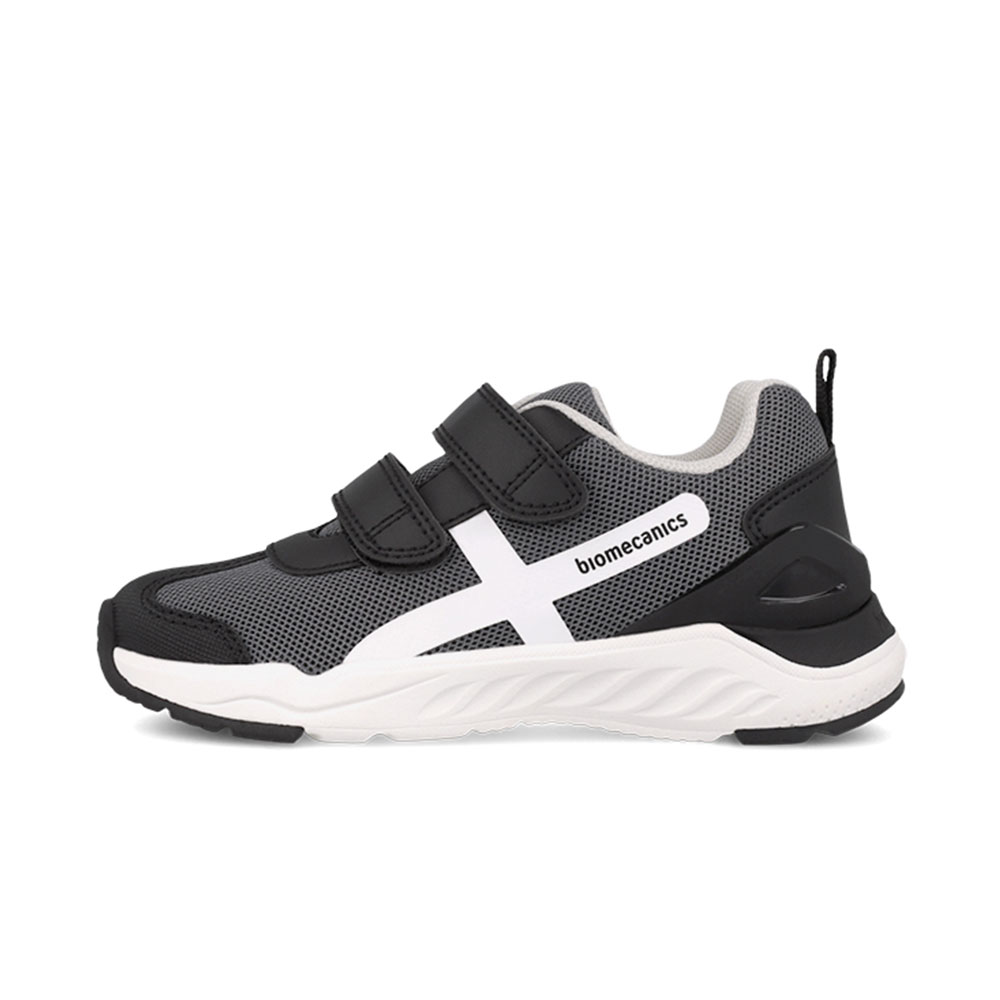 Sneaker με αυτοκόλλητα
