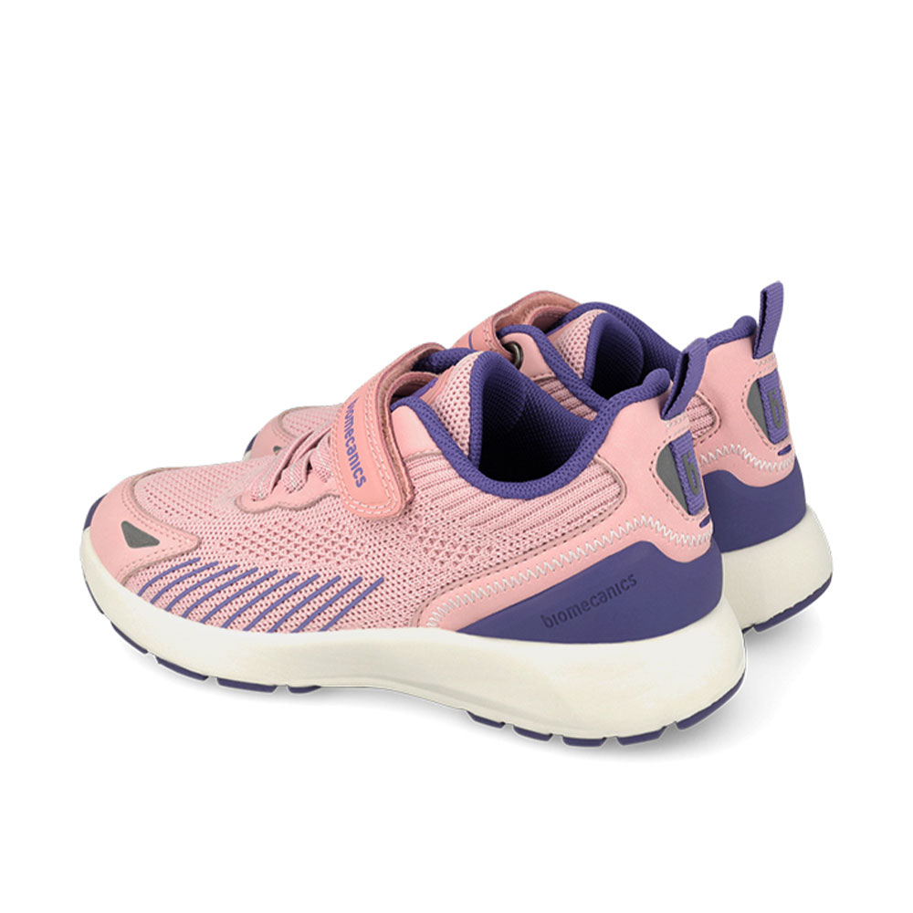 Sneaker με αυτοκόλλητο