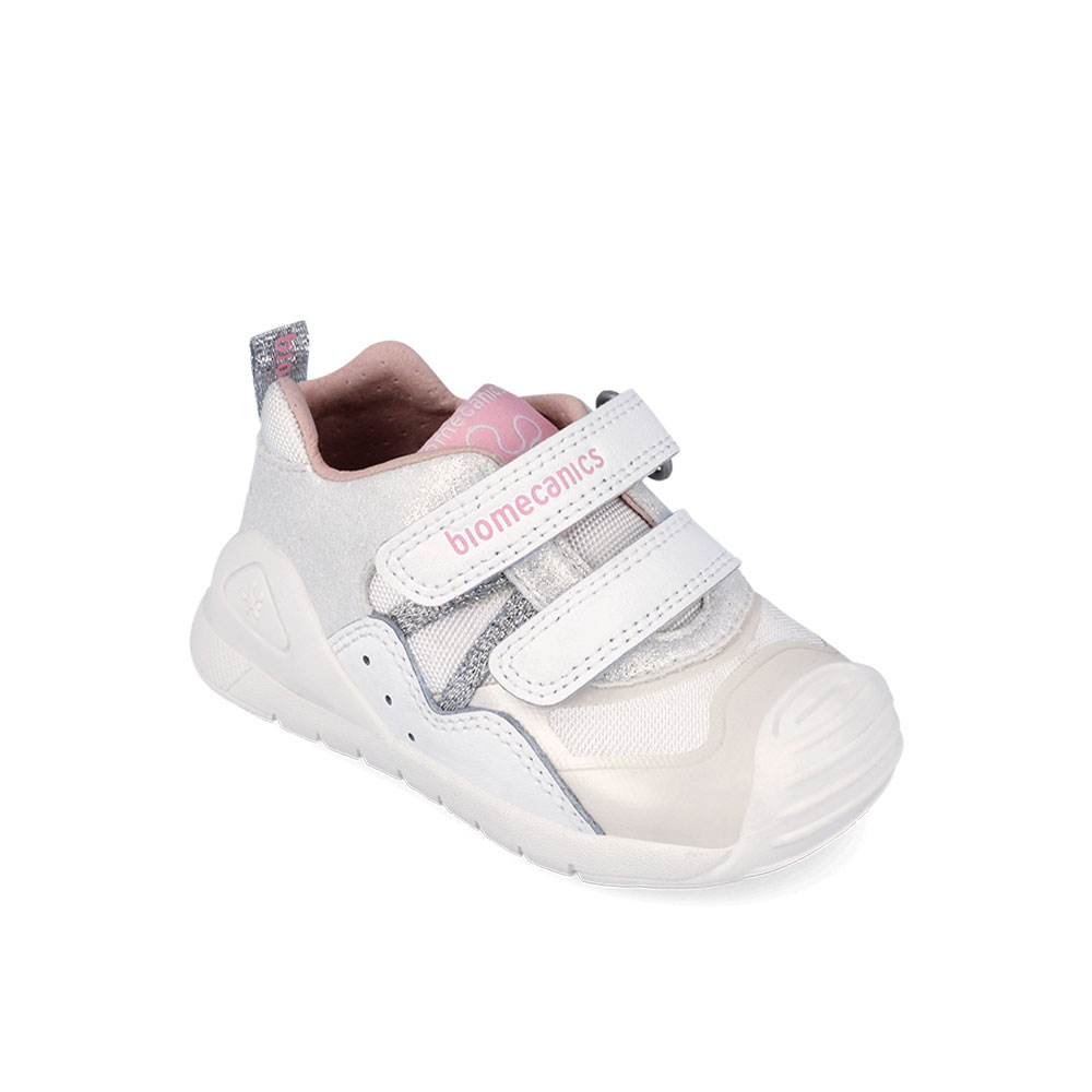 Sneaker με αυτοκόλλητα