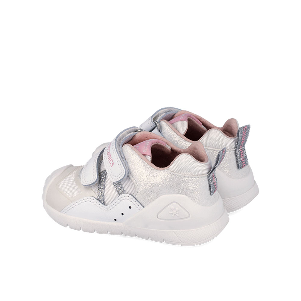 Sneaker με αυτοκόλλητα