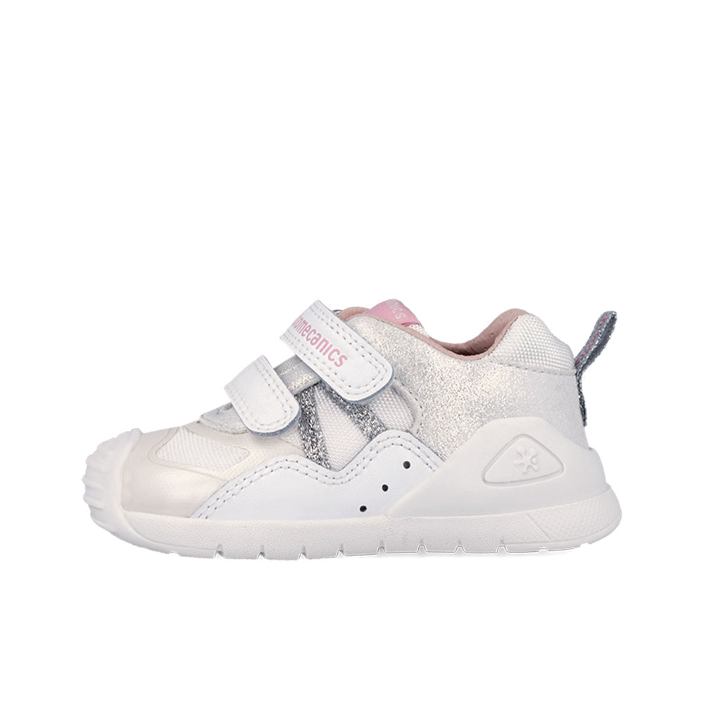 Sneaker με αυτοκόλλητα