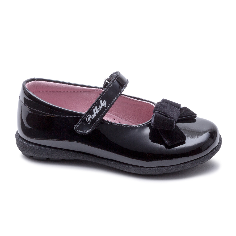 Patent leather ballerina with bow