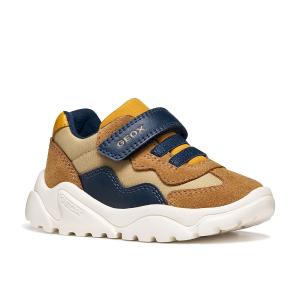 Sneaker με αυτοκόλλητο - 35909