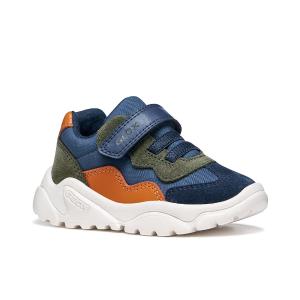 Sneaker με αυτοκόλλητο - 35918