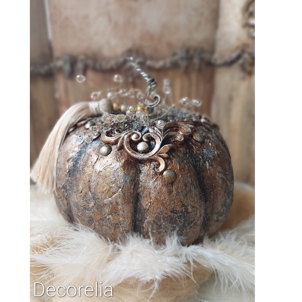 Pumpkin with metallic effect