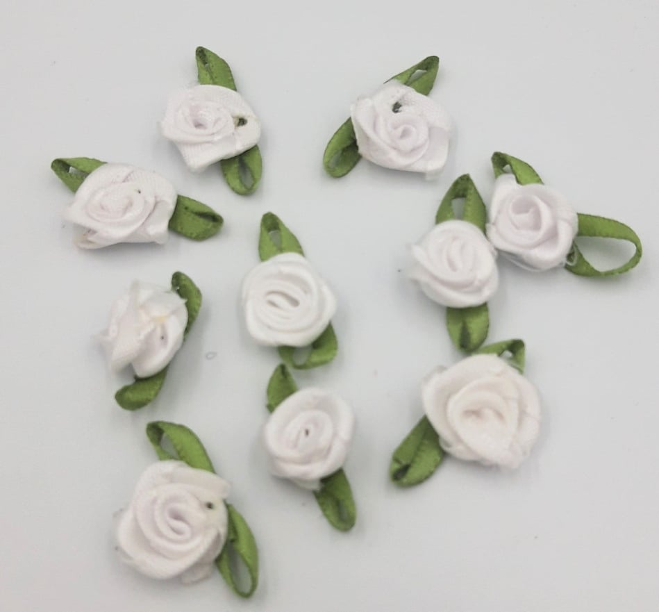 Υφασμάτινα λουλουδάκια πακέτο των 10  λευκό χρώμα - 8744